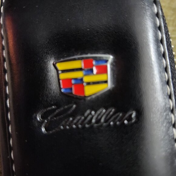Cadillac Logo Faux Leather Car Key Case Keychain Remote Key Fob Cover - Picture 4 of 7